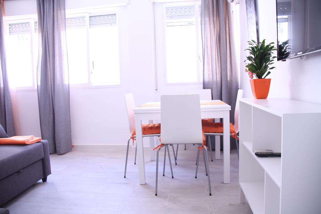 Apartamento Orange Triana Centro เซบีญา ภายนอก รูปภาพ